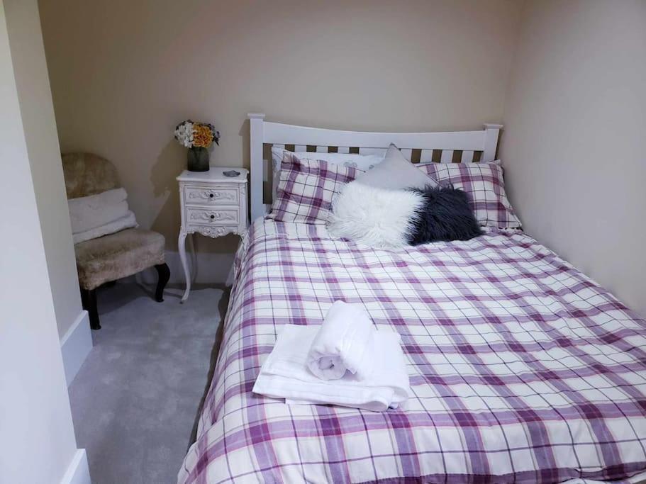 3 Bedroom 3 Bathroom Ground Floor Condo With Veranda Reigate Exterior foto