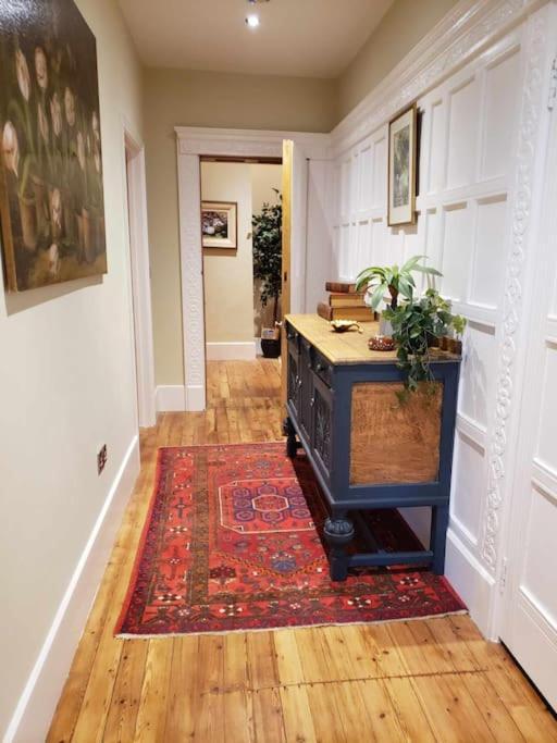 3 Bedroom 3 Bathroom Ground Floor Condo With Veranda Reigate Exterior foto