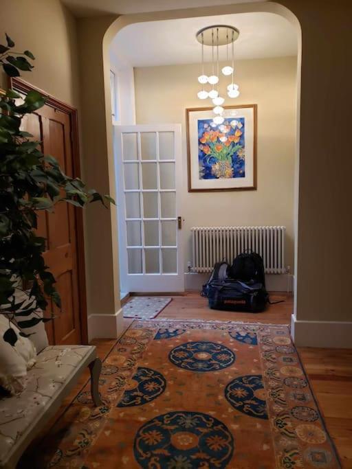 3 Bedroom 3 Bathroom Ground Floor Condo With Veranda Reigate Exterior foto